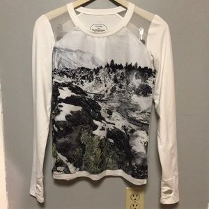 Oiselle Yoga Top - Mountain Graphic Print